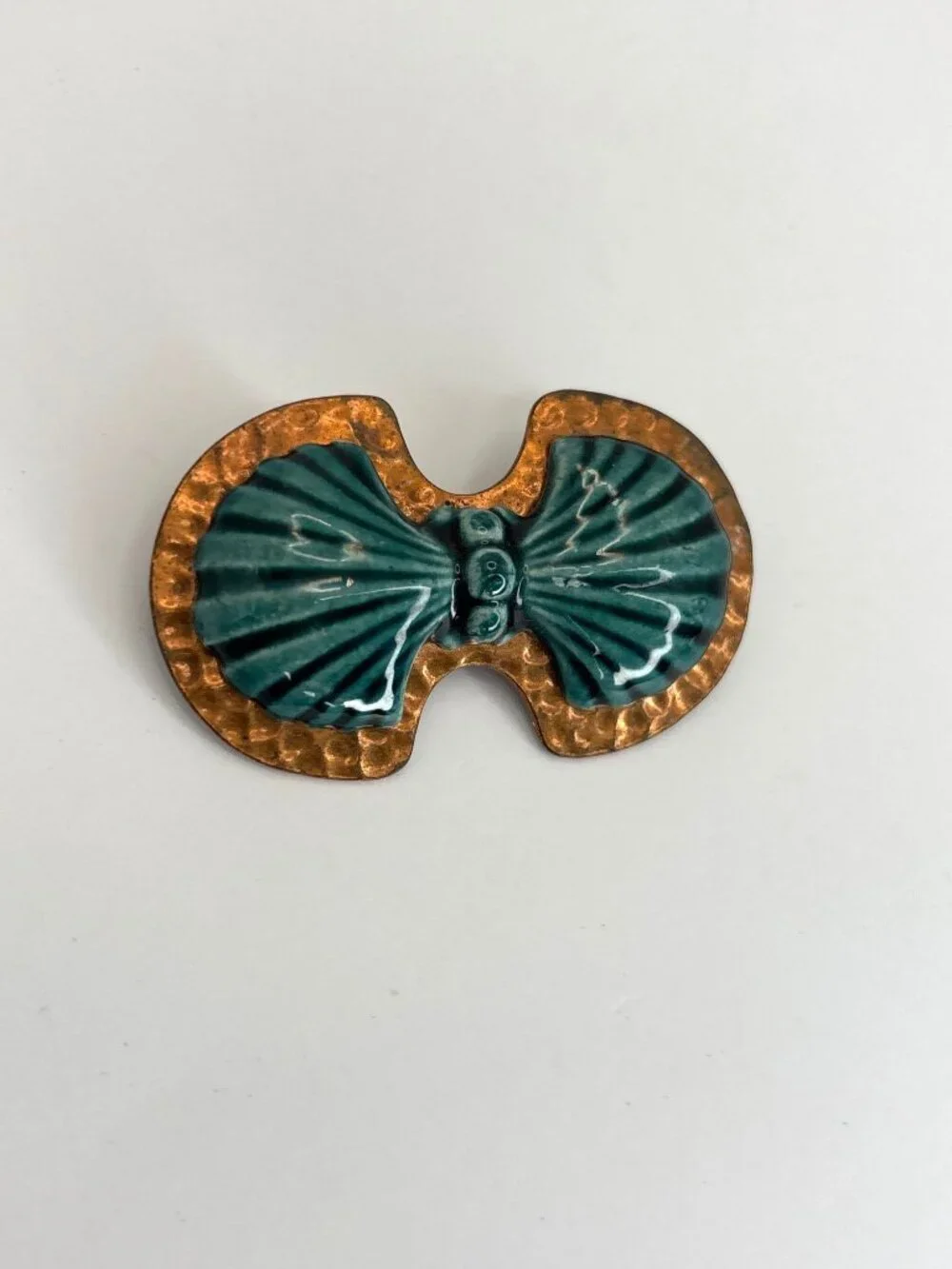Vintage Art Deco Bow Style Brooch Hammered Brass & Turquoise Ceramic